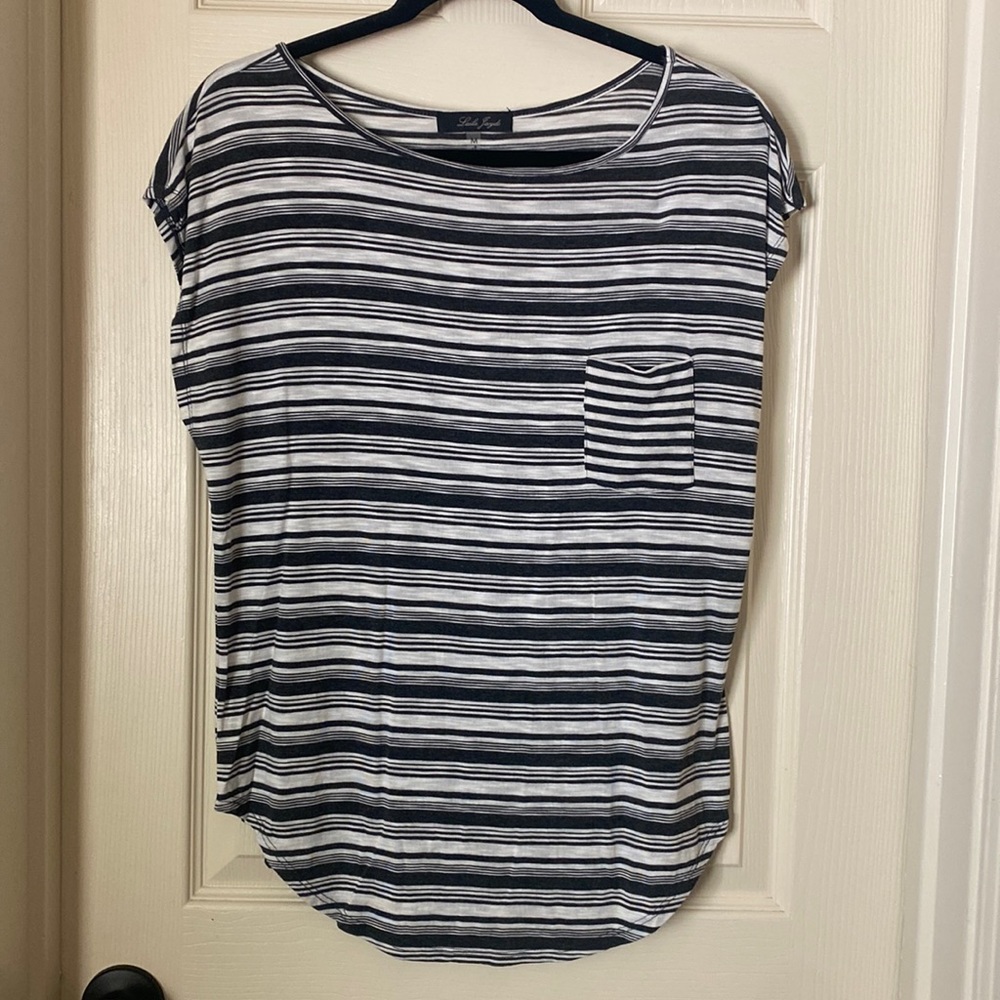 Striped pocket tee. Size M.